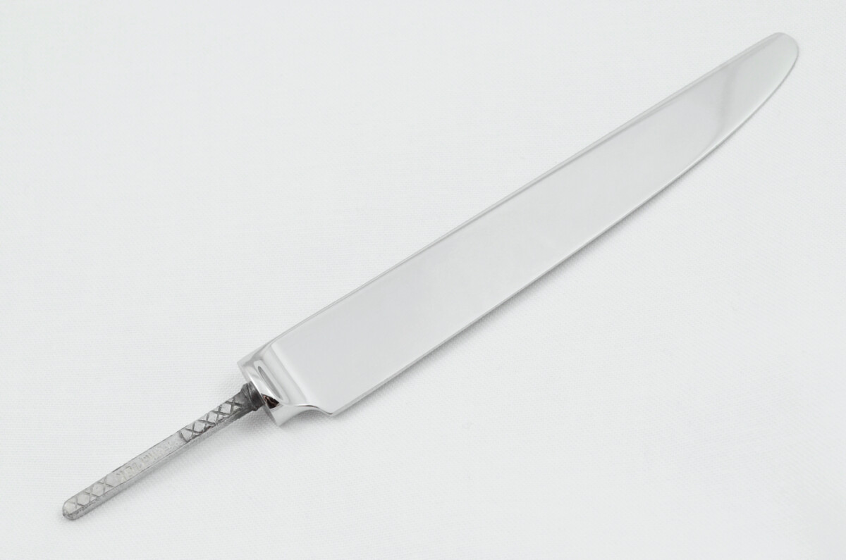 Sheffield Made Stainless Steel Table Knife Blade - Fingerpoint Design - Image 2