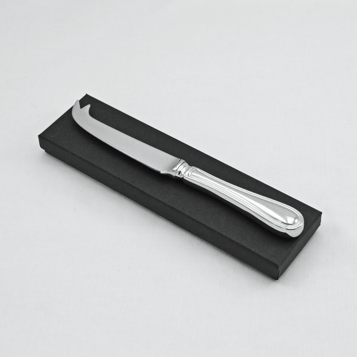 An Old English Thread Pattern Stainless Steel Cheese Knife Gift Boxed