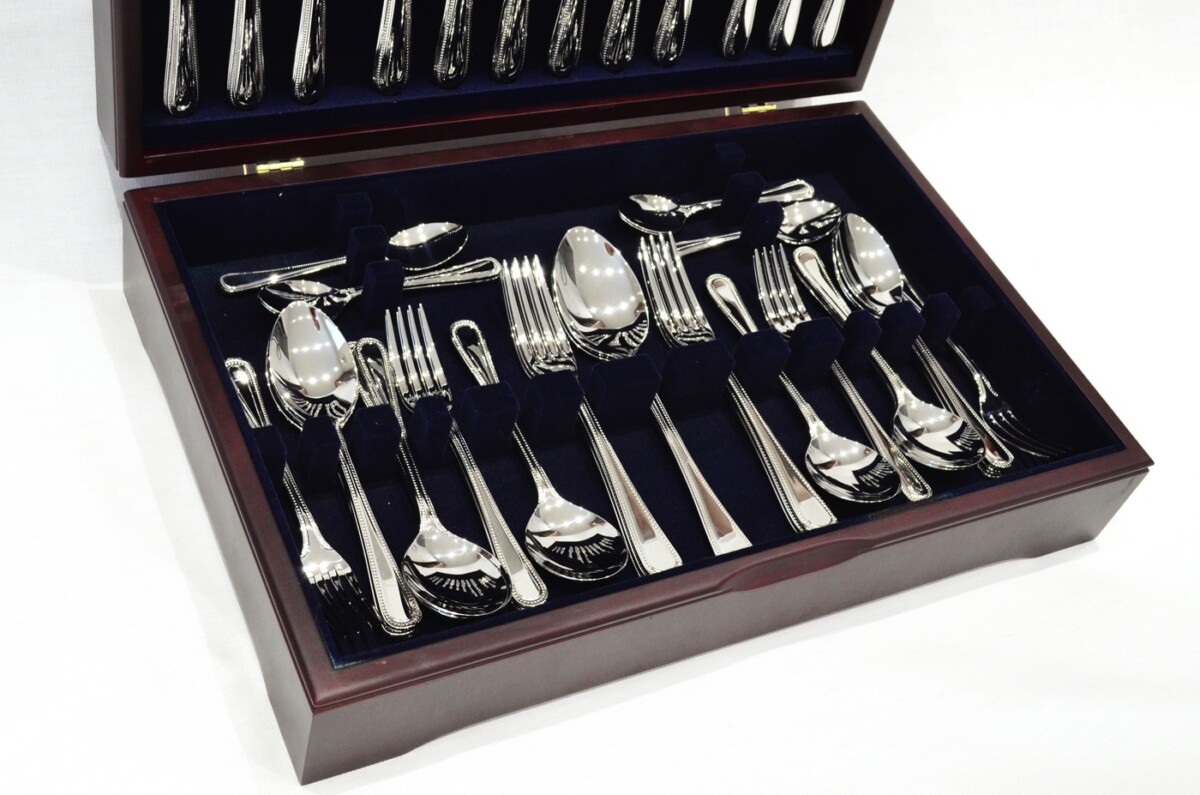 A Brand New Bead Pattern 44 Piece Mahogany Wooden Cased Canteen - Stainless Steel - Made in Sheffield - Image 3