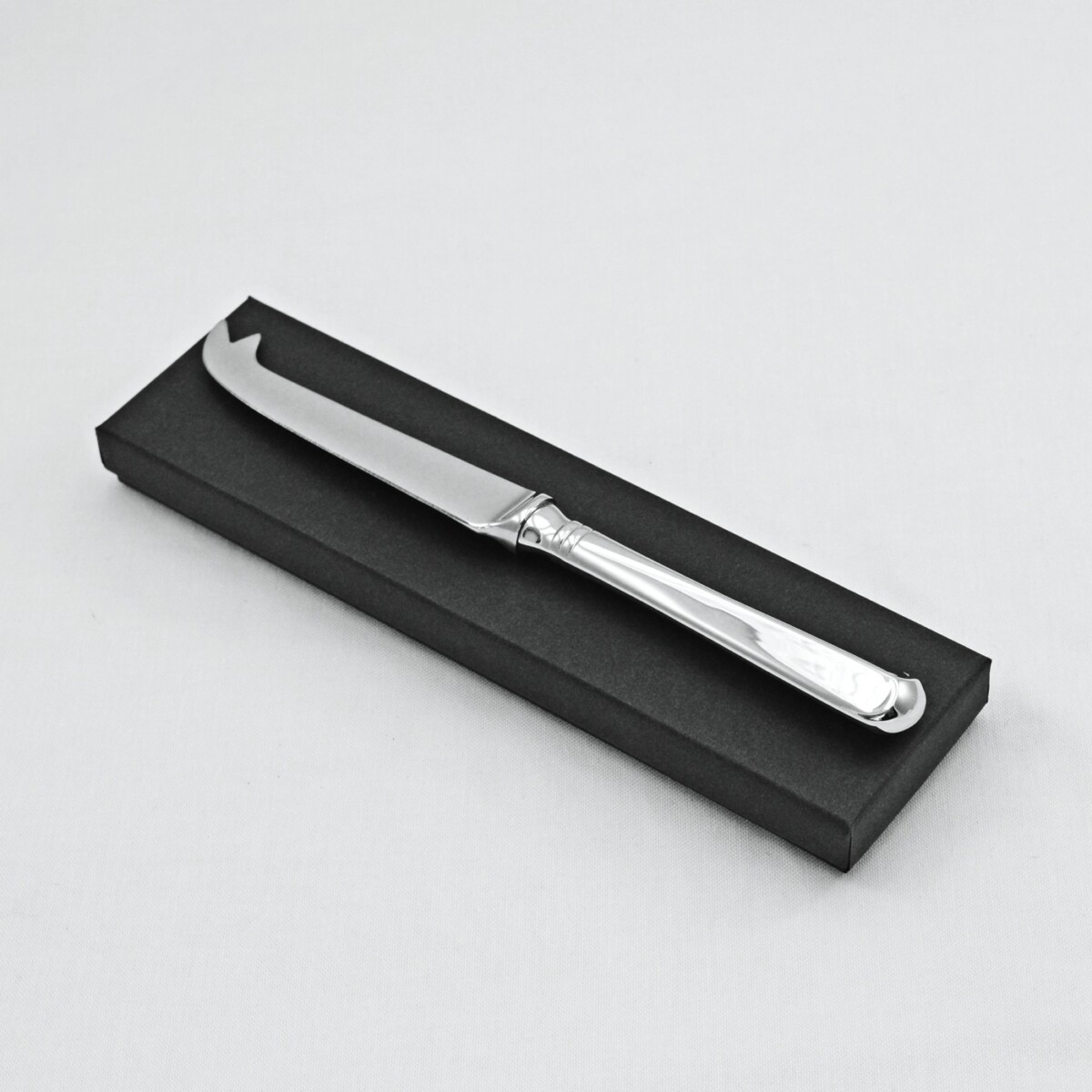 A Rattail Pattern Stainless Steel Cheese Knife Gift Boxed