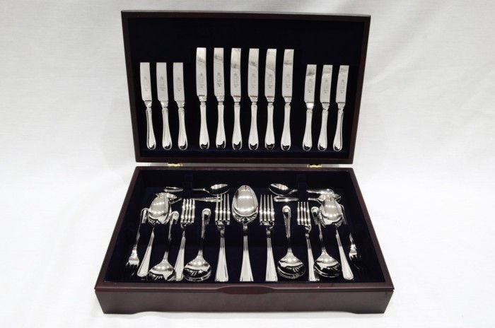 A Brand New Old English Thread Pattern 44 Piece Mahogany Wooden Cased Canteen - Stainless Steel - Made in Sheffield