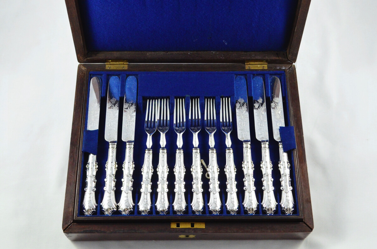 RARE Private Pattern 18 Pairs of Sterling Silver Knives & Forks Joseph Rodgers 1840 - Image 2