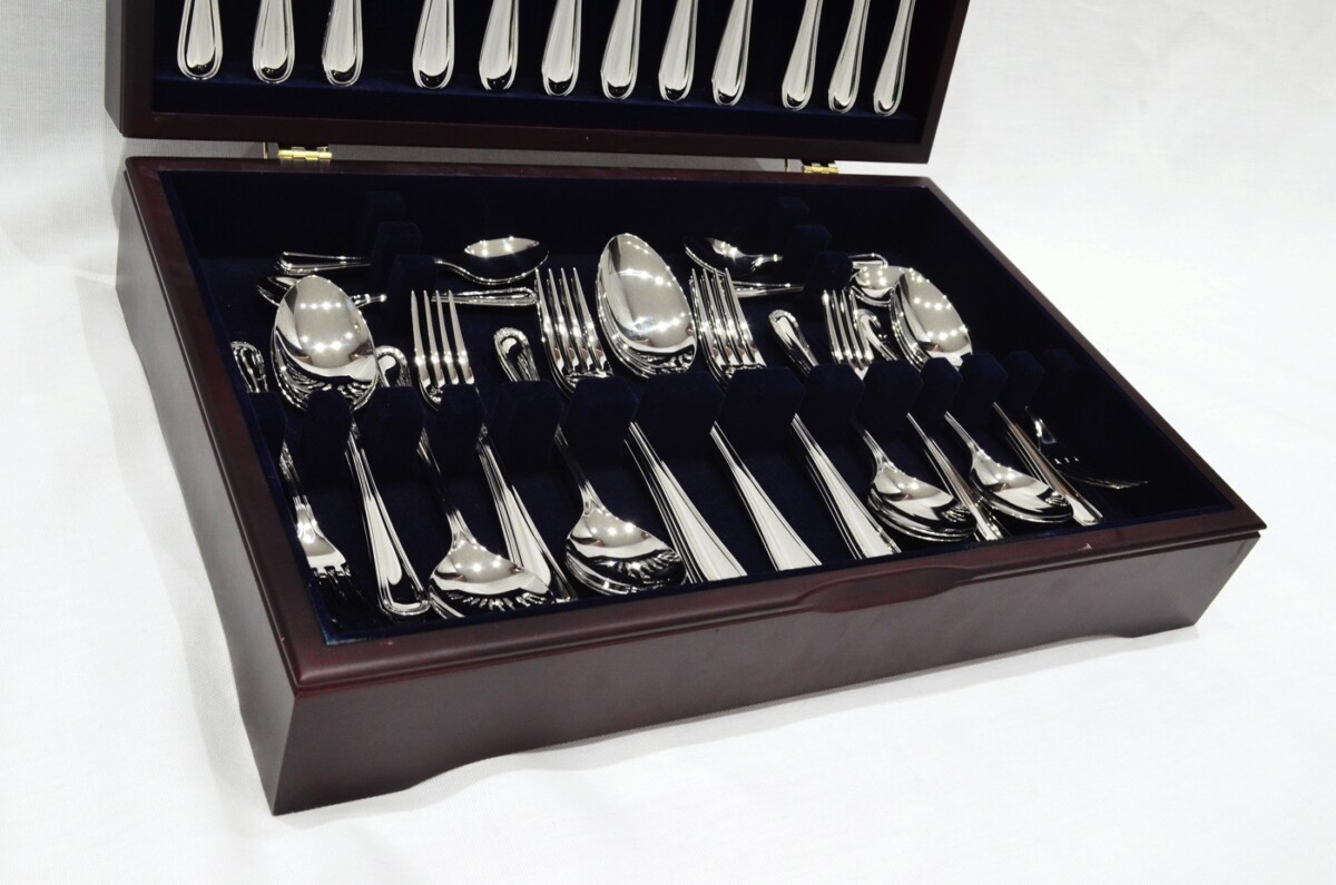 A Brand New Old English Thread Pattern 44 Piece Mahogany Wooden Cased Canteen - Stainless Steel - Made in Sheffield - Image 3
