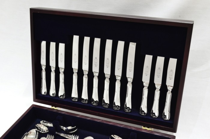 A Brand New Empire Pattern 44 Piece Mahogany Wooden Cased Canteen - Stainless Steel - Made in Sheffield - Image 2