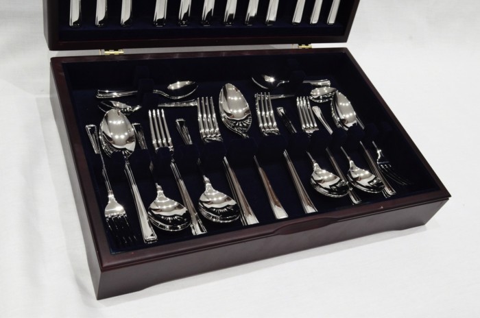 A Brand New Harley Pattern 44 Piece Mahogany Wooden Cased Canteen - Stainless Steel - Made in Sheffield - Image 3