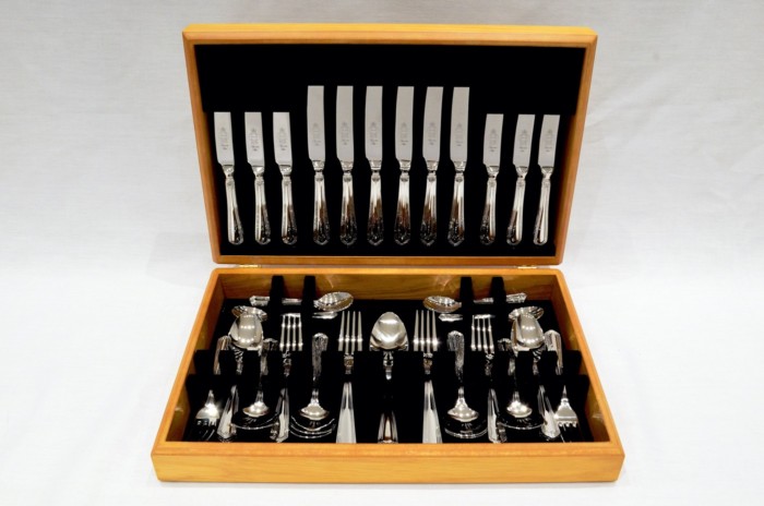 A Brand New Chester Pattern 44 Piece Oak Wooden Cased Canteen - Stainless Steel - Made in Sheffield