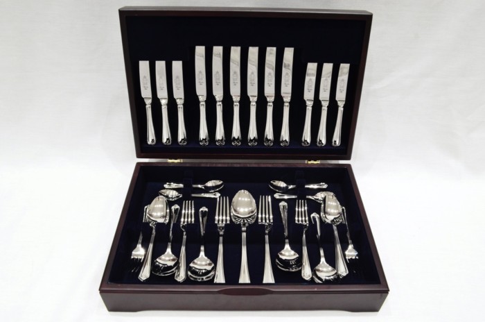 A Brand New Jesmond Pattern 44 Piece Mahogany Wooden Cased Canteen - Stainless Steel - Made in Sheffield