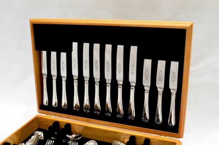 A Brand New Jesmond Pattern 44 Piece Oak Wooden Cased Canteen - Stainless Steel - Made in Sheffield - Image 2