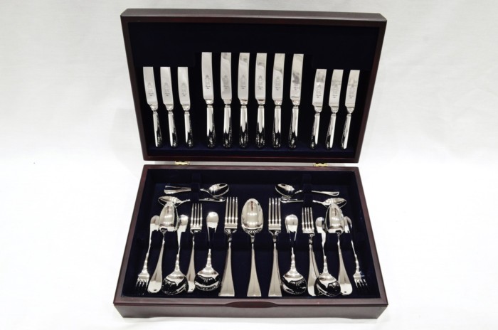 A Brand New Baguette Pattern 44 Piece Mahogany Wooden Cased Canteen - Stainless Steel - Made in Sheffield