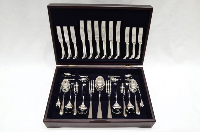 A Brand New Pistol Pattern 44 Piece Mahogany Wooden Cased Canteen - Stainless Steel - Made in Sheffield