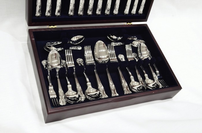 A Brand New Kings Pattern 44 Piece Mahogany Wooden Cased Canteen - Stainless Steel - Made in Sheffield - Image 3