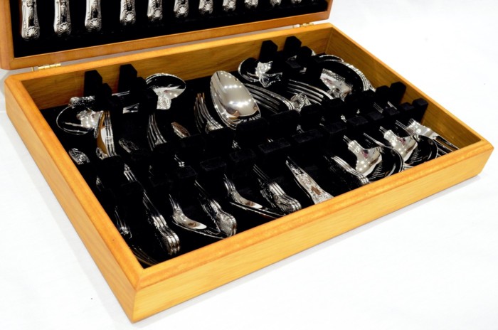 A Brand New Kings Pattern 44 Piece Oak Wooden Cased Canteen - Stainless Steel - Made in Sheffield - Image 3