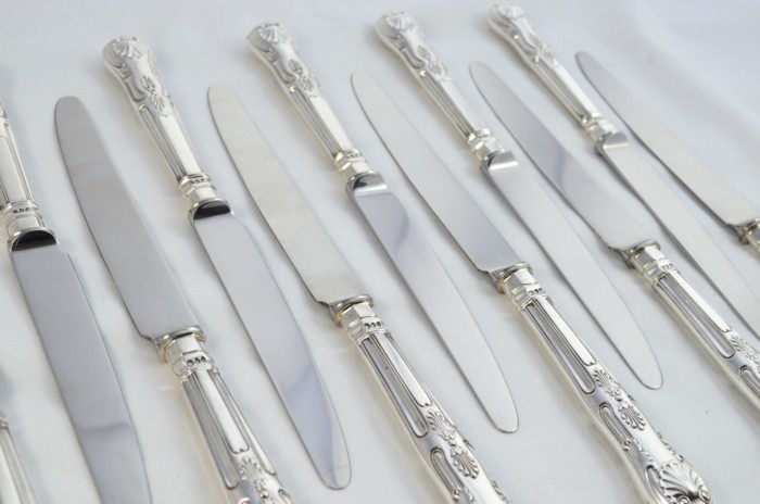 C J Vander Kings Pattern London Assayed 6 Dinner 6 Dessert Knives Sterling Silver 1989 - Image 2