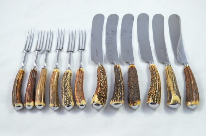 A Gorgeous C.1820's Set of 6 Table Knives & Forks Sambar Stag Handled Cutlery Sheffield - Carbon Steel - Image 3