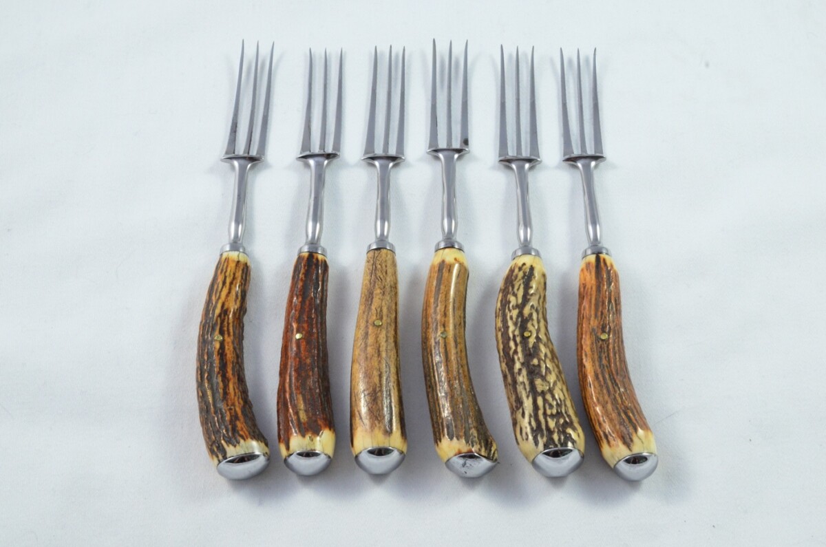A Gorgeous C.1820's Set of 6 Table Knives & Forks Sambar Stag Handled Cutlery Sheffield - Carbon Steel - Image 4