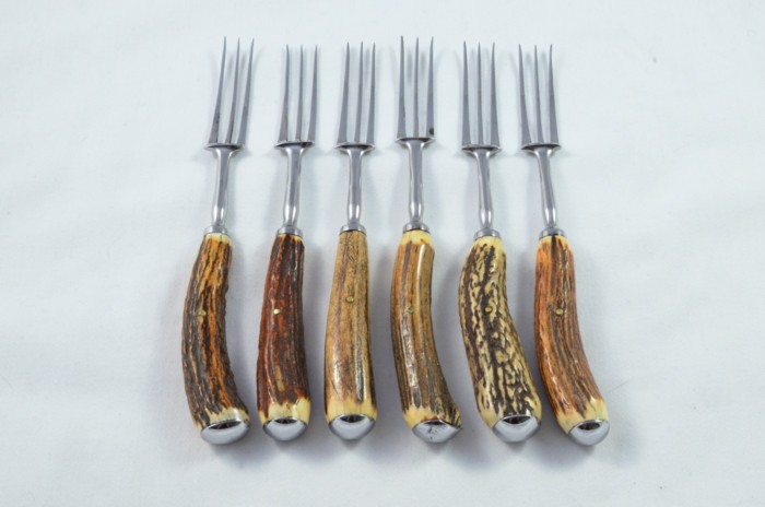 A Gorgeous C.1820's Set of 6 Table Knives & Forks Sambar Stag Handled Cutlery Sheffield - Carbon Steel - Image 4
