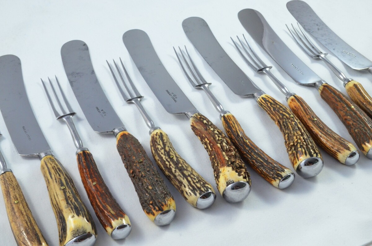 A Gorgeous C.1820's Set of 6 Table Knives & Forks Sambar Stag Handled Cutlery Sheffield - Carbon Steel
