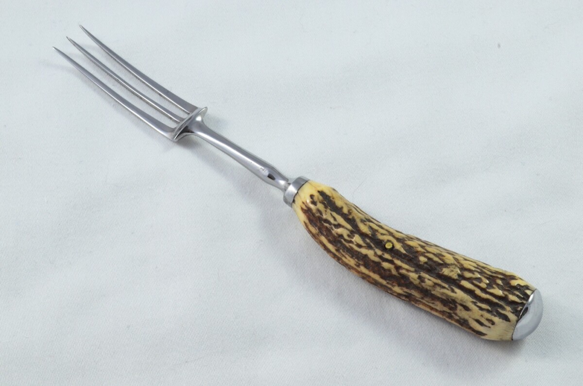 A Gorgeous C.1820's Set of 6 Table Knives & Forks Sambar Stag Handled Cutlery Sheffield - Carbon Steel - Image 6