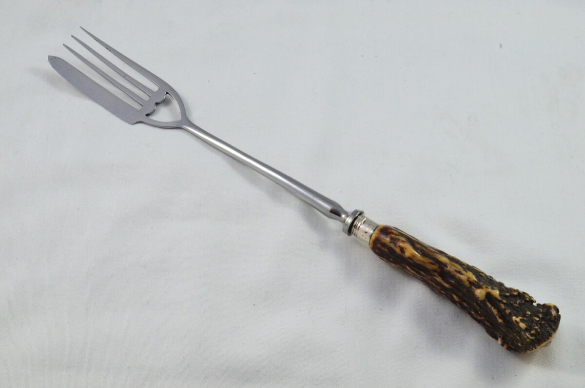A Gorgeous C.1800's Set of 6 Table Knives & Forks + Serving Pieces Roe Deer Stag Handled Cutlery Sheffield - Carbon Steel - Image 9