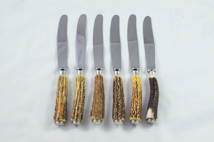 A Gorgeous C.1900's Canteen of Sambar Stag Handled Cutlery for 6 People Made in Germany - Carbon Steel - Image 6