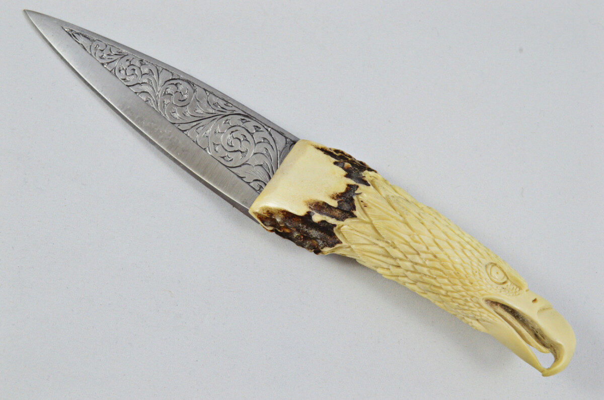 Astonishing Bespoke Hand Carved Bald Eagle Stag Horn Antler Handle Sgian Dubh Hand Engraved Blade Sheffield England - Image 4