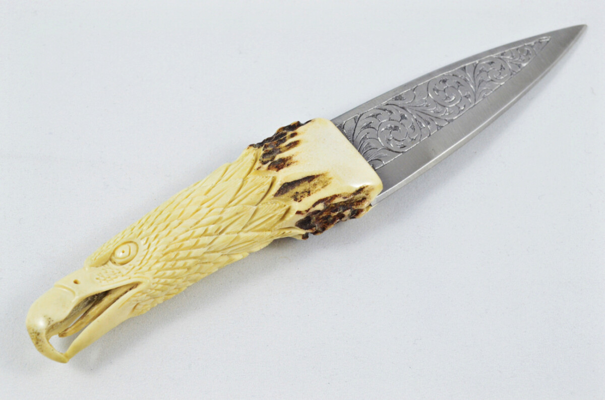 Astonishing Bespoke Hand Carved Bald Eagle Stag Horn Antler Handle Sgian Dubh Hand Engraved Blade Sheffield England - Image 6