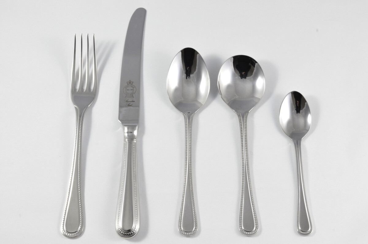 New Bead Pattern 5 Piece place Setting Made in Sheffield England Stainless Steel Cutlery