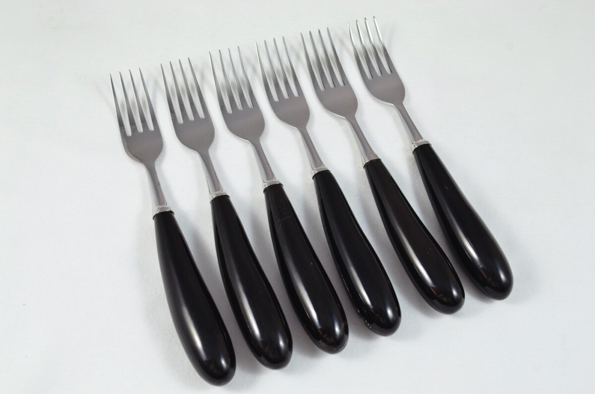 A Set of 6 Sheffield Steak Knives & Forks with Water Buffalo Horn Handles - Image 3