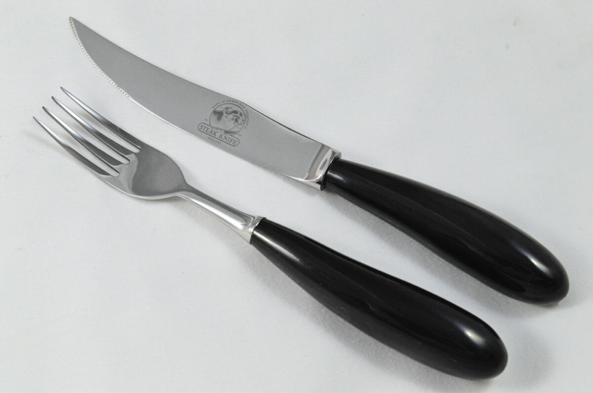 A Set of 6 Sheffield Steak Knives & Forks with Water Buffalo Horn Handles - Image 2