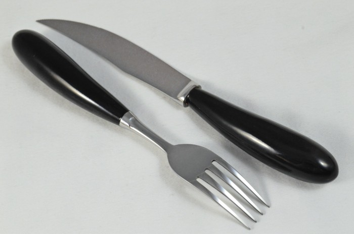 A Set of 6 Sheffield Steak Knives & Forks with Water Buffalo Horn Handles – Wooden Presentation Case - Image 7