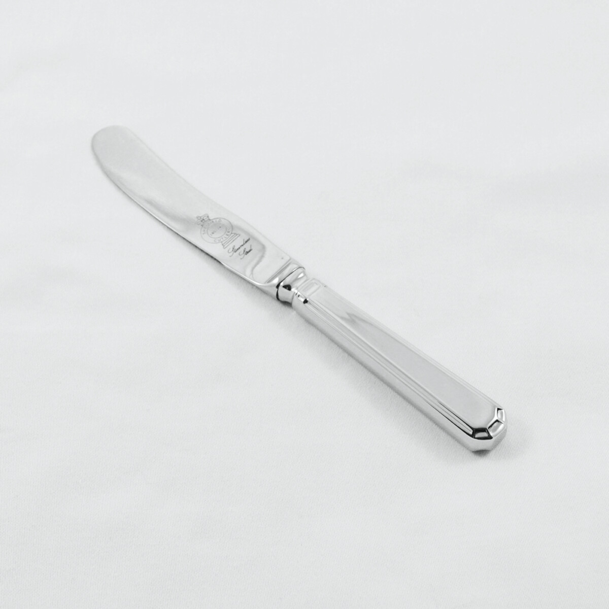 A Grecian Pattern Stainless Steel Butter Knife Gift Boxed And Engraved 'Sheffield, England' - Image 3