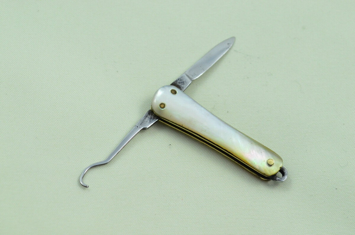 Tiny Ladies Double Blade Fantastic Carbon Steel Bladed Mother Of Pearl Fully Restored Sheffield Made Pen/Pocket Knife c1900 Maker Not Known - Image 5