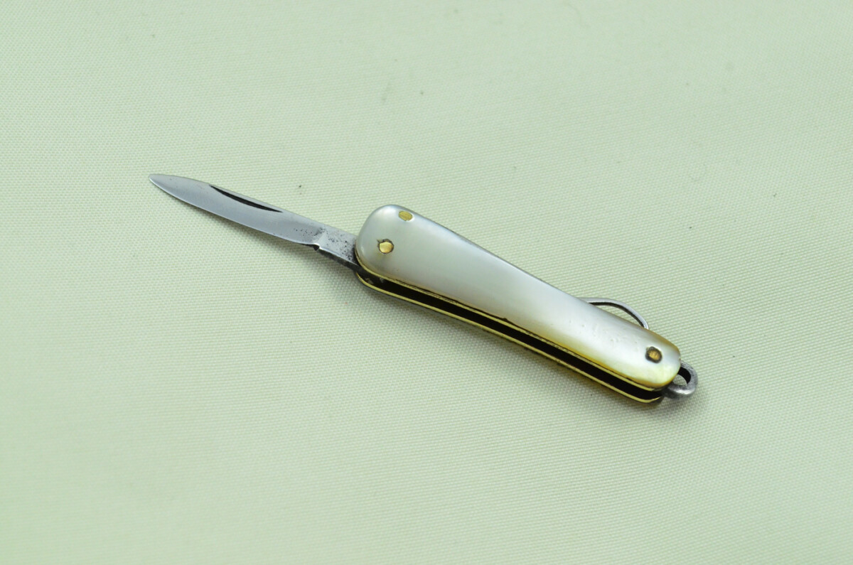 Tiny Ladies Double Blade Fantastic Carbon Steel Bladed Mother Of Pearl Fully Restored Sheffield Made Pen/Pocket Knife c1900 Maker Not Known - Image 6