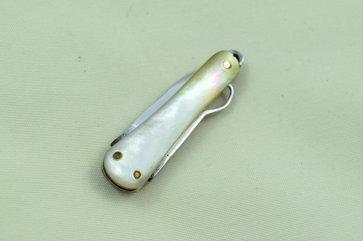 Tiny Ladies Double Blade Fantastic Carbon Steel Bladed Mother Of Pearl Fully Restored Sheffield Made Pen/Pocket Knife c1900 Maker Not Known - Image 7