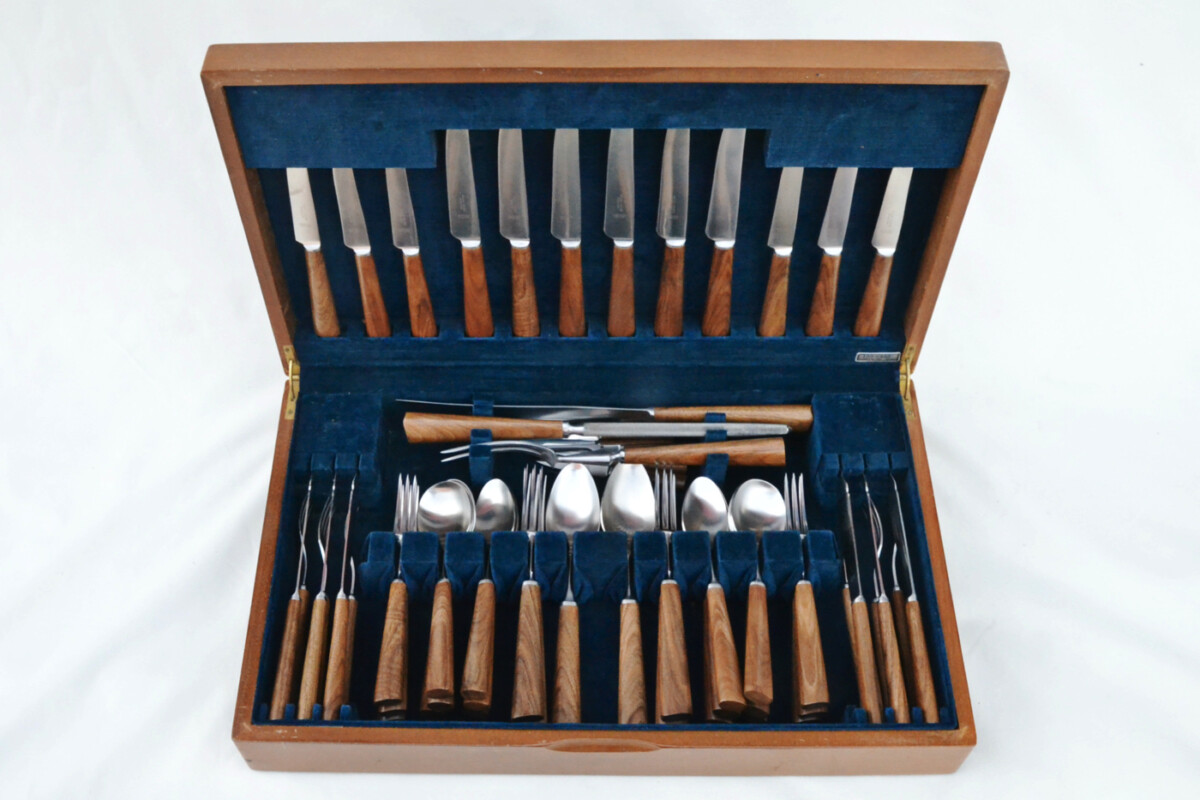 Rare Rosewood Handled Stainless Steel Canteen of Cutlery by Mills More – Made in Sheffield, England - Image 8