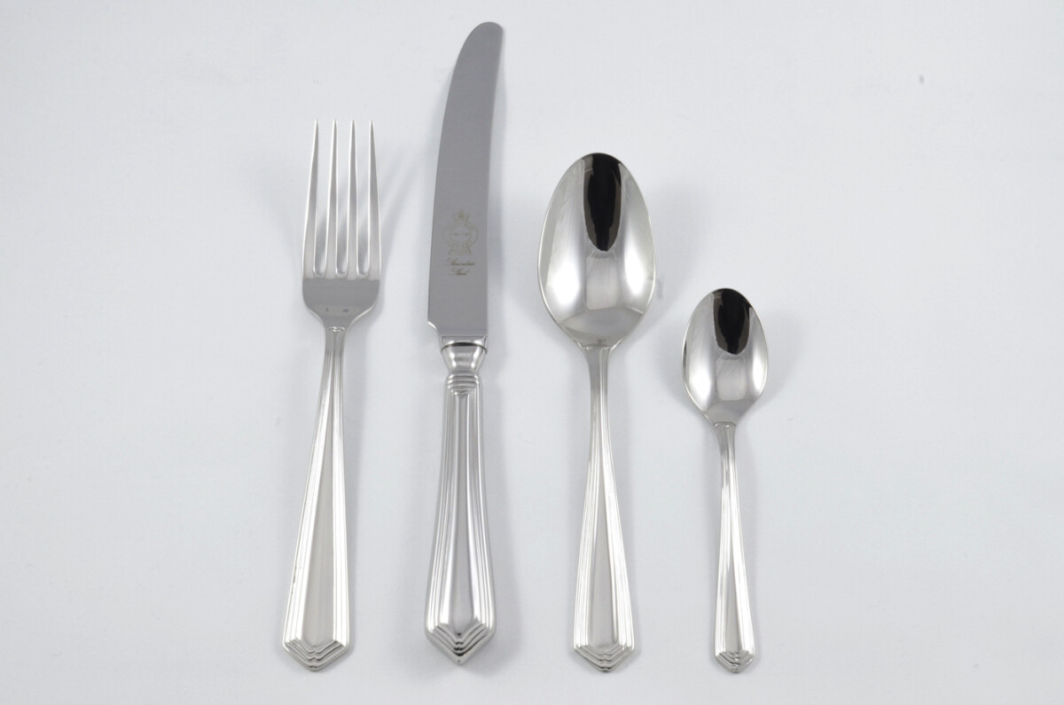 New Chester Pattern 4 Piece place Setting Made in Sheffield England Stainless Steel Cutlery