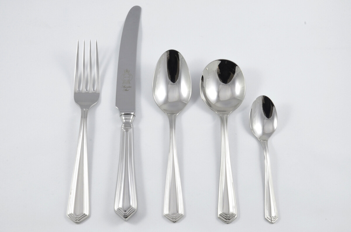 New Chester Pattern 5 Piece place Setting Made in Sheffield England Stainless Steel Cutlery