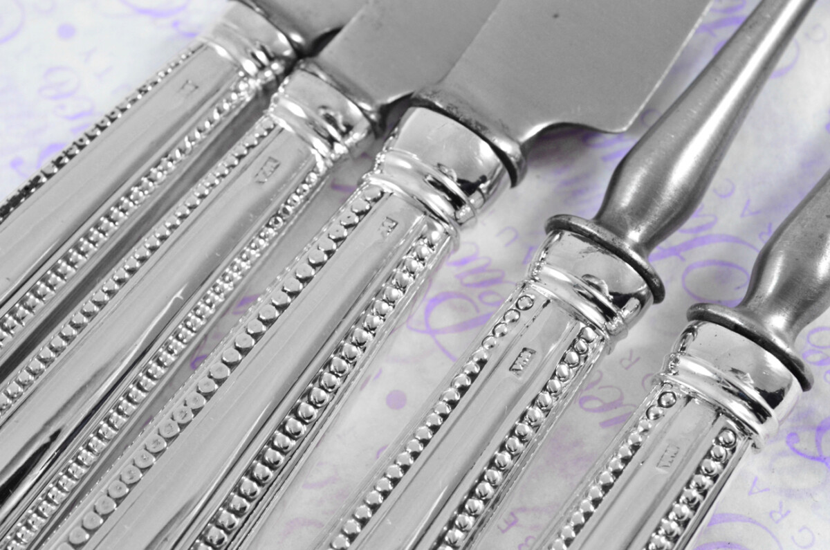 Collection of London Assayed Georgian Sterling Silver Handled Cutlery Table & Dessert Knives & Forks 1769 - Image 10