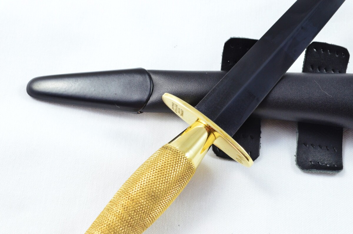 2025 Fairbairn Sykes Second Pattern Brass Handle Black Blade Commando Knife Made in Sheffield England - Belt Sheath - Image 5