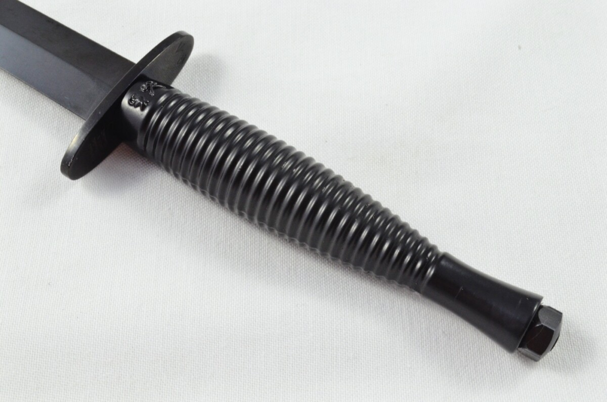 2025 Fairbairn Sykes Type 3 Black Handle Black Blade Commando Knife Made in Sheffield England - Leg Sheath - Image 7