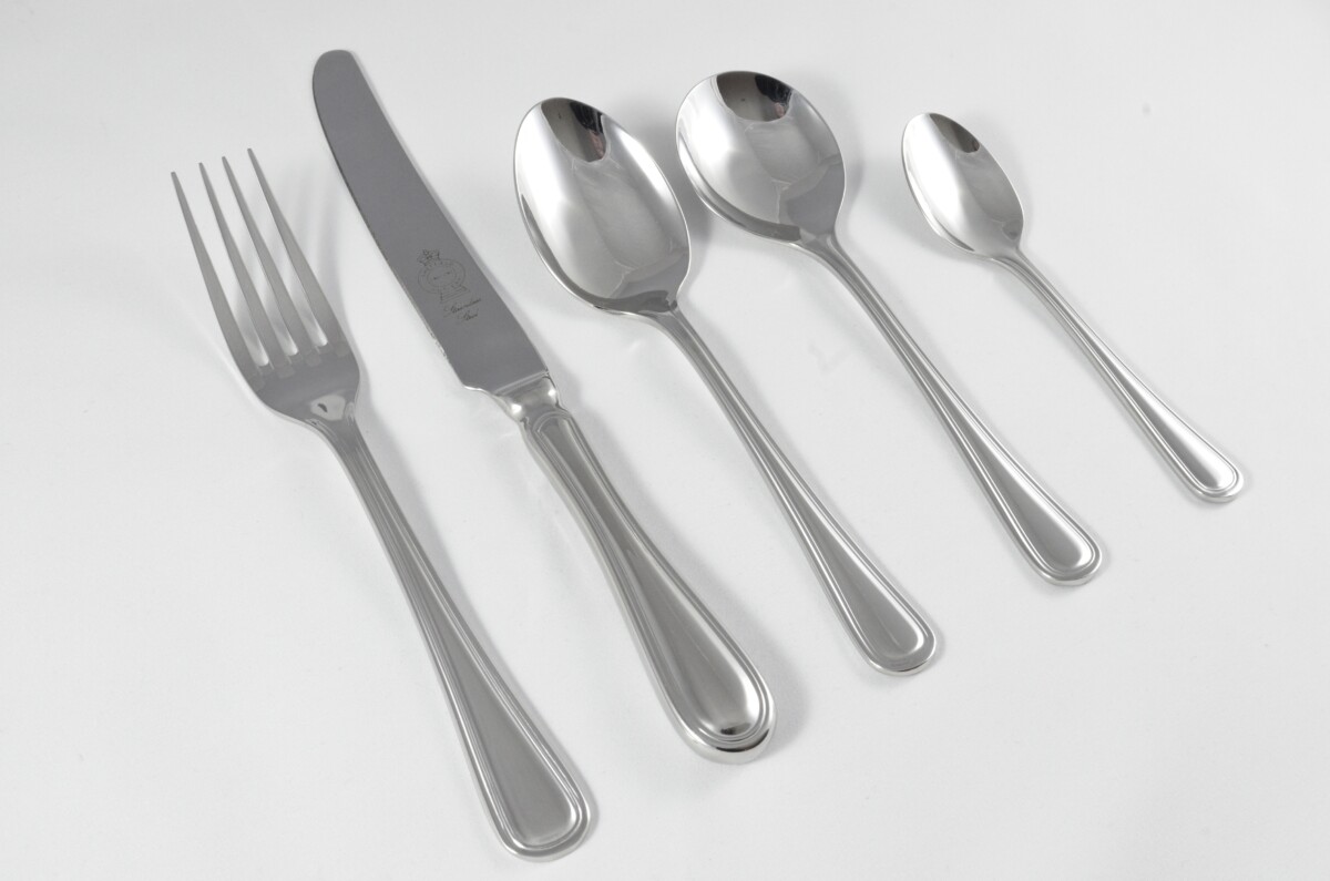 New Old English Thread Pattern 5 Piece place Setting Made in Sheffield England Stainless Steel Cutlery - Image 3