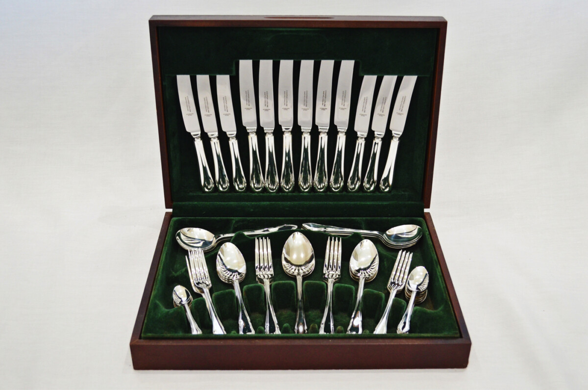 Antique Coronet Pattern Cooper Ludlam Canteen of Cutlery Sheffield - Silver Plated - 50 Pieces