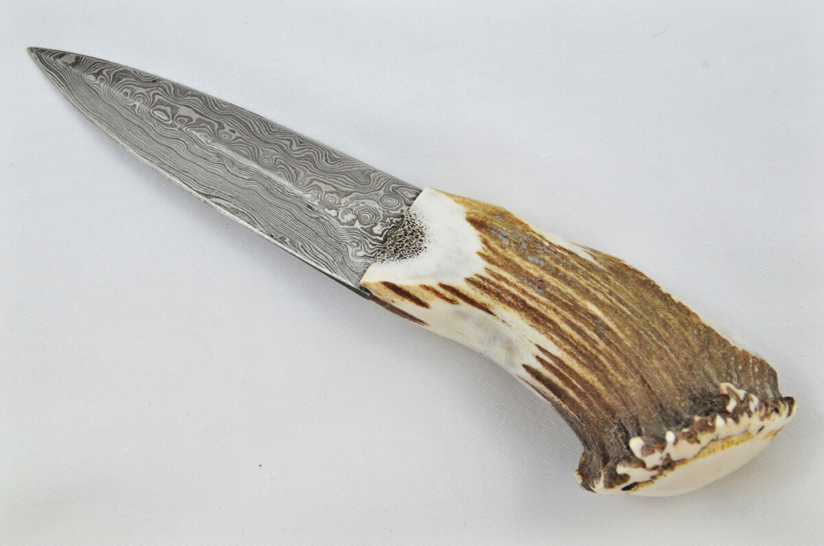 A Fantastic Handmade Genuine Stag Horn Full Crown Handle Damascus Steel Double Edge Sgian Dubh Made in Sheffield England - Image 3
