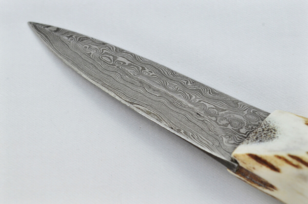 A Fantastic Handmade Genuine Stag Horn Full Crown Handle Damascus Steel Double Edge Sgian Dubh Made in Sheffield England - Image 4