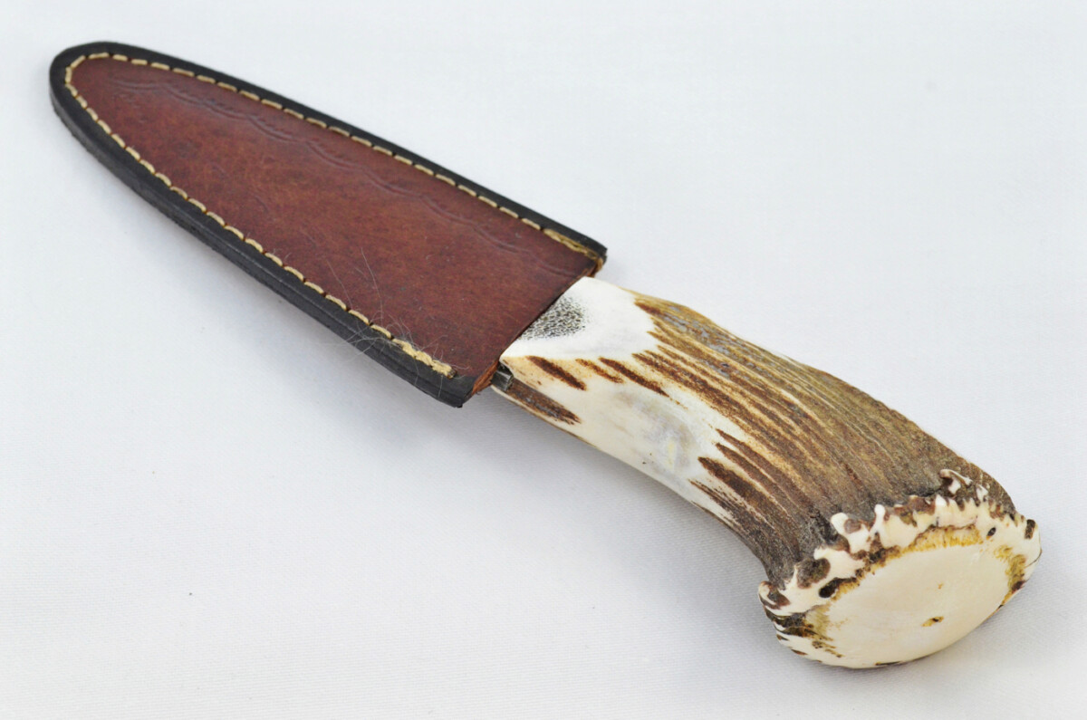 A Fantastic Handmade Genuine Stag Horn Full Crown Handle Damascus Steel Double Edge Sgian Dubh Made in Sheffield England - Image 8