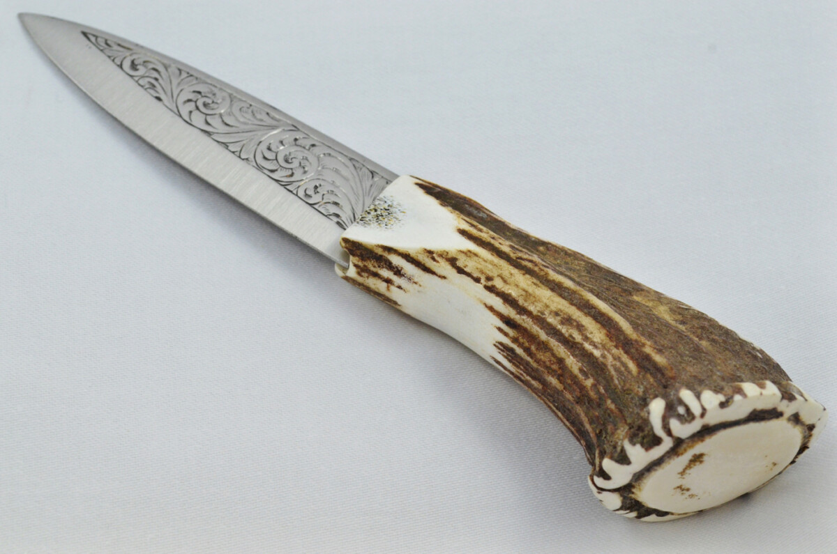 A Fantastic Genuine Hand Engraved Carbon Steel Stag Horn Full Crown Antler Handle Sgian Dubh Sheffield England - Image 3