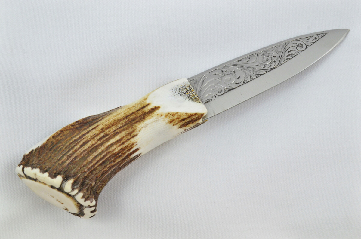 A Fantastic Genuine Hand Engraved Carbon Steel Stag Horn Full Crown Antler Handle Sgian Dubh Sheffield England - Image 4