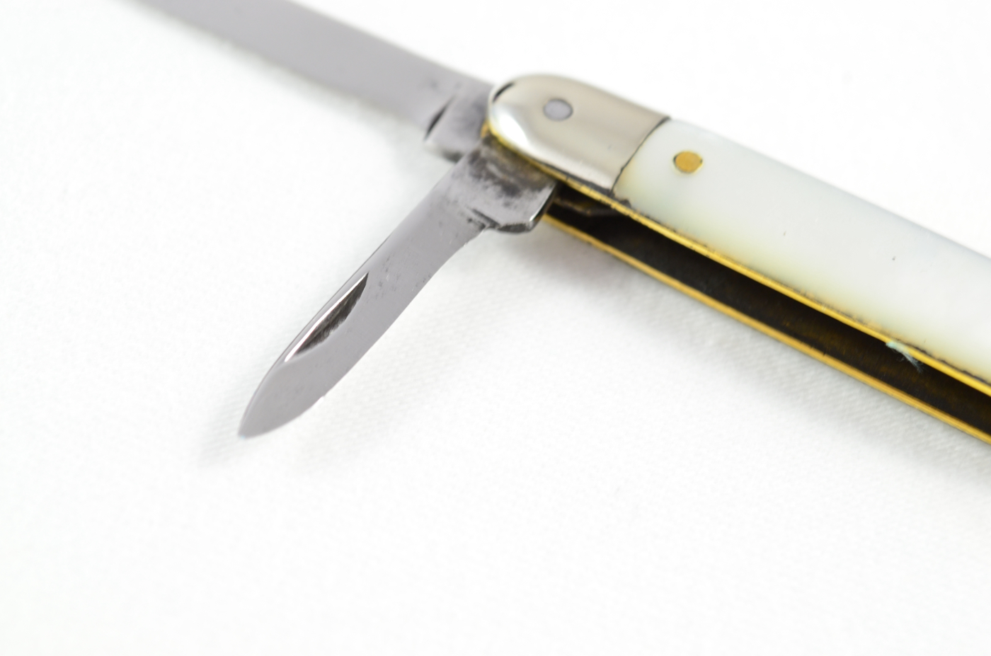 Antique 4 Bladed Sheffield Mother Of Pearl Handled Pen Knife - Image 3