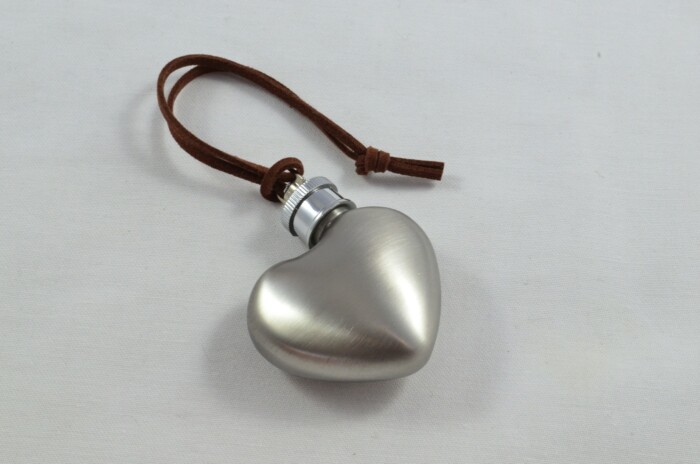 Handmade Stainless Steel Heart Shaped Hip Flask 1oz With Funnel - Image 2