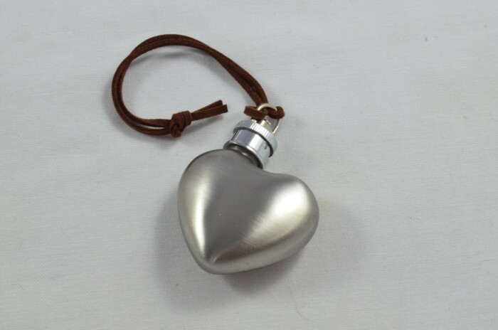 Handmade Stainless Steel Heart Shaped Hip Flask 1oz With Funnel - Image 3